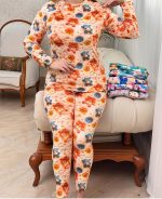 بلوز شلوار مخمل ست مادر و دختر - تصویر 2